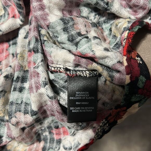 TORRID TOP SIZE 3 SKULLS 💀 ☠️ - Picture 6 of 6